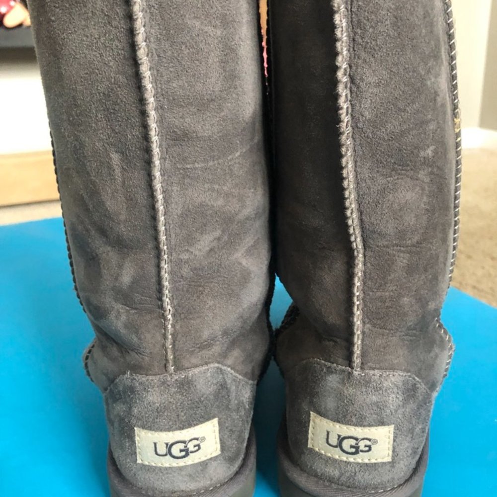 UGG Gray Classic Tall US 6